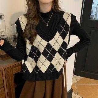 Argyle Sweater Vest / Long-sleeve Mock-neck Top