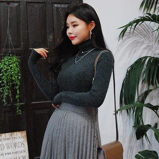 Turtle-neck Wool Blend Slim-fit Knit Top