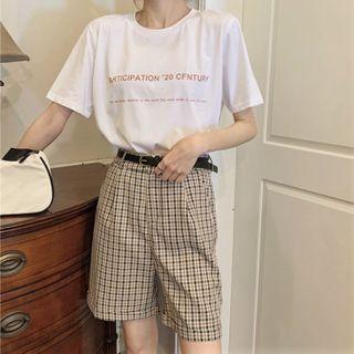 Short-sleeve Lettering Print T-shirt / Plaid Wide-leg Shorts