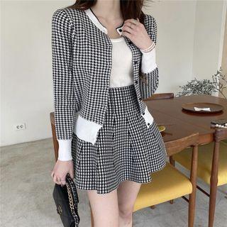 Set: Long-sleeve Houndstooth Knit Top + High-waist Houndstooth Skirt Set: Top - Black & White - One Size / Skirt - Black & White - One Size