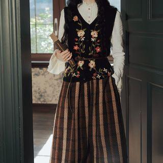 Floral Embroidered Knit Vest Black - One Size