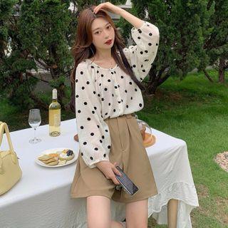 Long-sleeve Dotted Blouse / Wide-leg Shorts