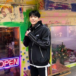Letter-embroidered Piped Windbreaker