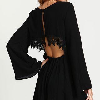 Bell-sleeved Open-back Plain Panel Lace Dress