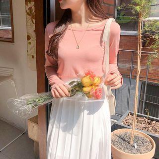 Round-neck Slim Textured T-shirt