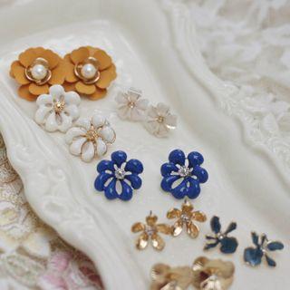Acrylic Faux Pearl Flower Earring