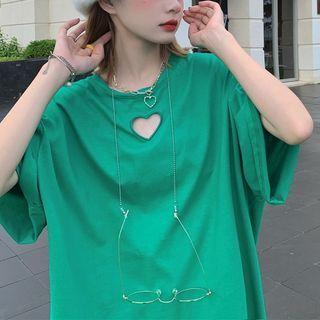 Short-sleeve Cutout Heart Loose-fit T-shirt