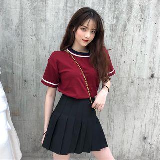 Contrasted Light Knit Top / High-waist Pleated Mini Skirt