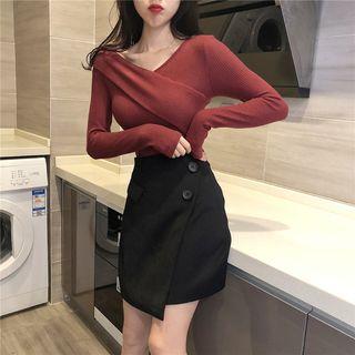 Long-sleeve V-neck Knit Top / Mini Pencil Skirt