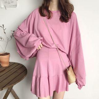 Set: Long-sleeve T-shirt + A-line Miniskirt