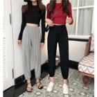 Cropped Long-sleeve T-shirt / High Waist Cropped Pants