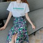 Short-sleeve Lettering T-shirt / Floral Print Midi Skirt