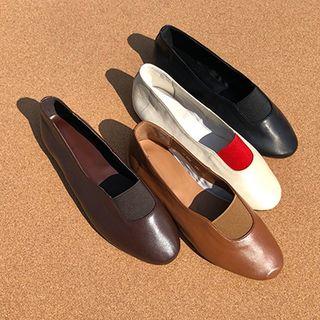 Contrast-panel Colored Flats