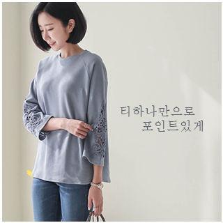 Lace-sleeve Slit-side Top