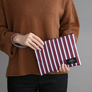 Iconic Series Patterned Flat Pouch - (l)