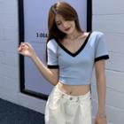 Short-sleeve V-neck Contrast Trim Cropped T-shirt