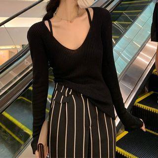 Long-sleeve V-neck Knit Top / Striped Wide Leg Pants