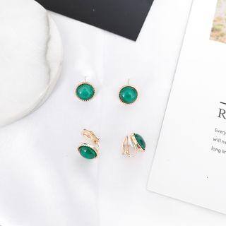 Cat Eye Stone Ear Stud