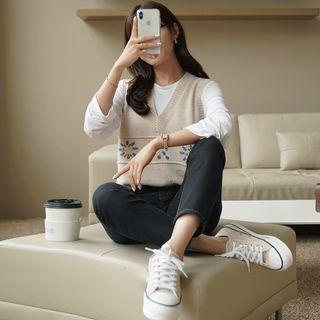 Pattern-embroidered Sweater Vest