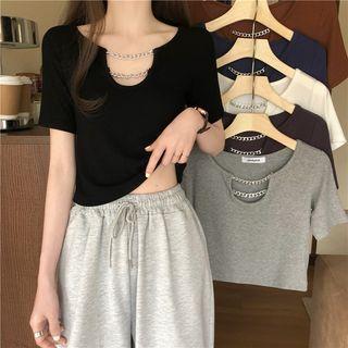 Short-sleeve Chain Neck T-shirt