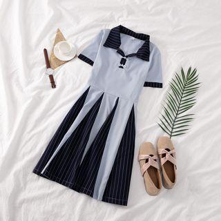 Striped Panel Short-sleeve Shirtdress