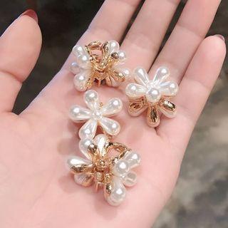 Daisy Accent Beaded Hair Claw (1 Pcs) 3303 - As Shown In Figure - One Size