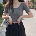Short Sleeve U-neck Plain T-shirt