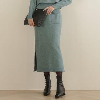 Dual-pocket Slit-side Knit Skirt