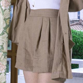 Band-waist Pleated Shorts With Sash