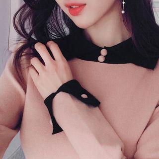 Two-tone Slim-fit Knit Shirt