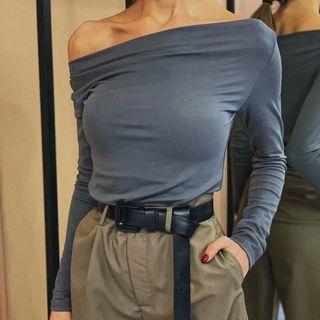 Off Shoulder Plain Fit Top