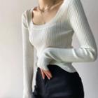 Long-sleeve Round Neck Ribbed Knit Top