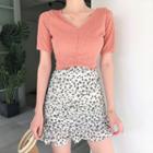 Plain Short-sleeve Top / Floral A-line Skirt