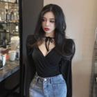 V-neck Log-sleeve T-shirt