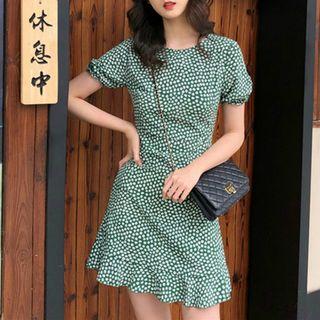 Small Green Flower Round-neck Dress