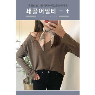 Deep V-neck Long-sleeve Knit Top