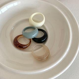 Faux-marble Dome Ring Ivory - One Size