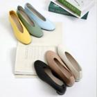 Oval-toe Colored Pumps