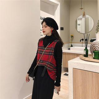 V-neck Plaid Knit Vest / Turtleneck Long-sleeve Knit Top