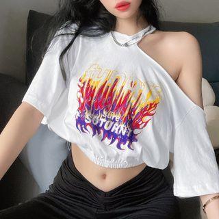 Asymmetrical Cold-shoulder Lettering Cropped T-shirt