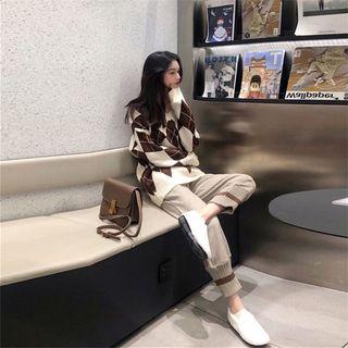 Argyle Crew-neck Sweater / Striped Cropped Harem Pants / Set