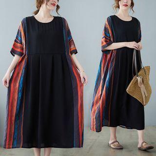 Short-sleeve Print Loose-fit Dress Black - One Size