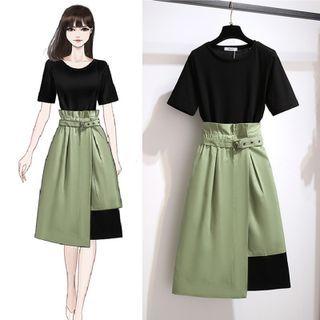 Set: Short-sleeve T-shirt + Asymmetrical Midi A-line Skirt T-shirt - Black - One Size / Skirt - Green - One Size
