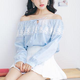 Lace Collar Long Sleeve Blouse