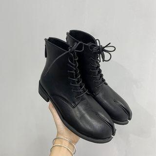 Lace-up Split Toe Shorts Boots