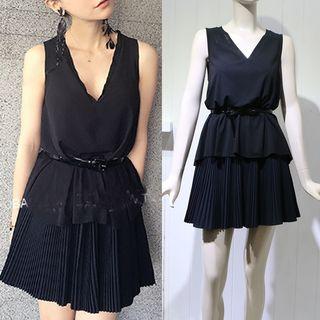 Sleeveless Top / Pleated Skirt
