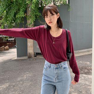 Raglan-sleeve U-neck T-shirt