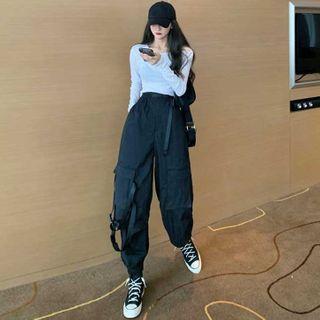 Long-sleeve Light T-shirt / Buckled-accent Cargo Jogger Pants