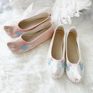 Embroidered Chinese Traditional Flats