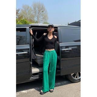 Tie-halter Off-shoulder Knit Crop Top